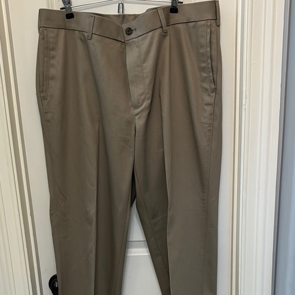 Haggar Men's Tan dress Pants